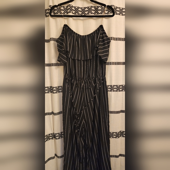 Off the shoulder Romper - Picture 3 of 3